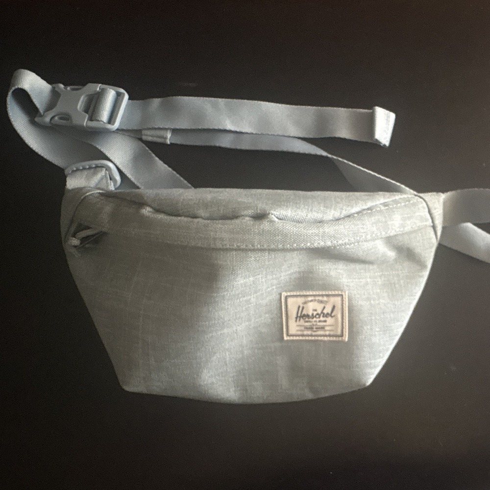 Herschel Light Blue Waist Pack Zip Closure Adjustable Strap 0-5L Fanny Pack